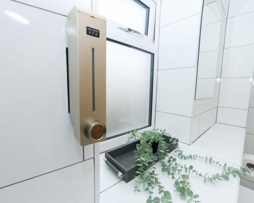No12-Luxe Living Guest Apartment- 1 Bed-Garden-Private Parking-Wifi-Beach-City Swansea Exterior foto